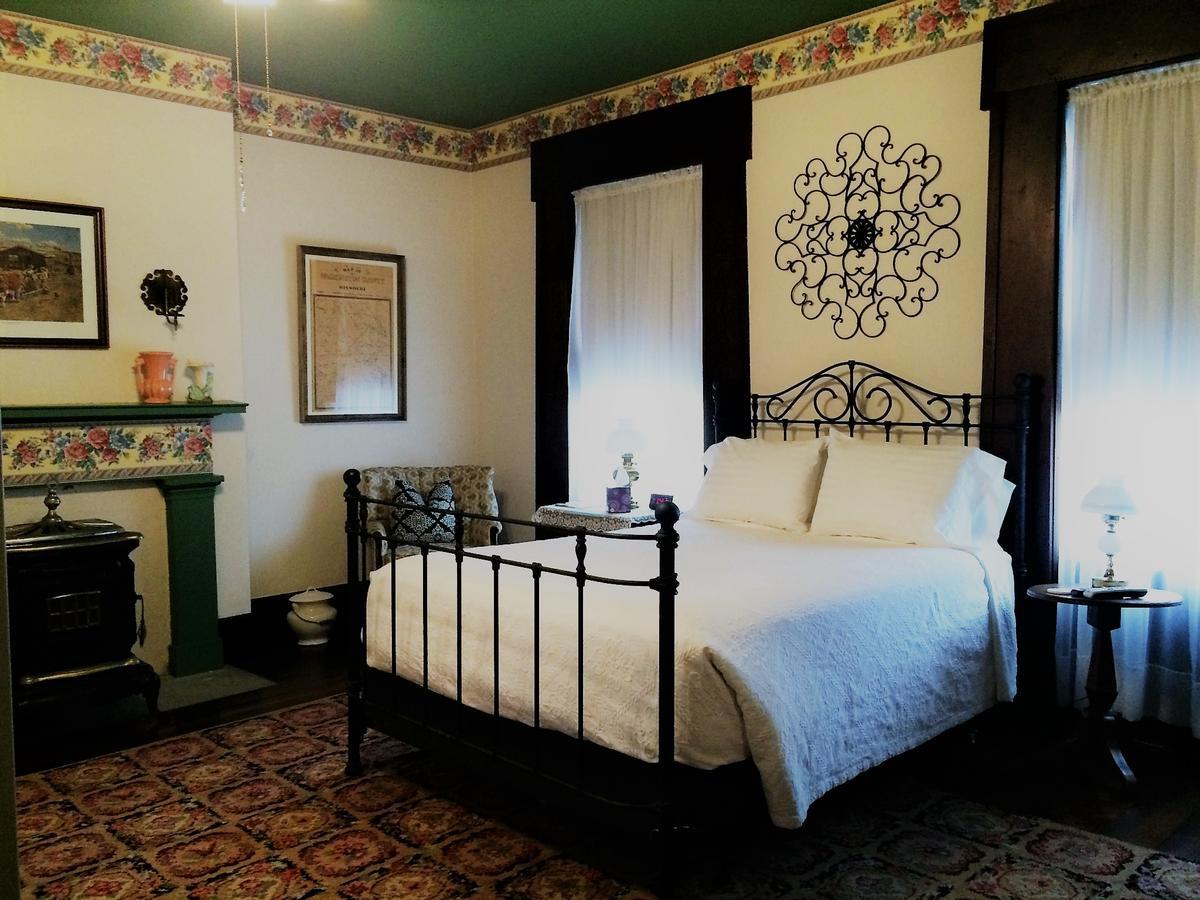 Queen Room - Disability Access